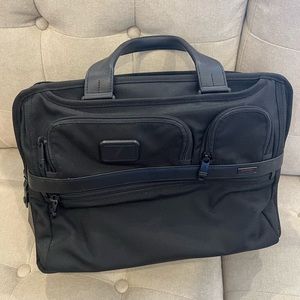Tumi alpha 2